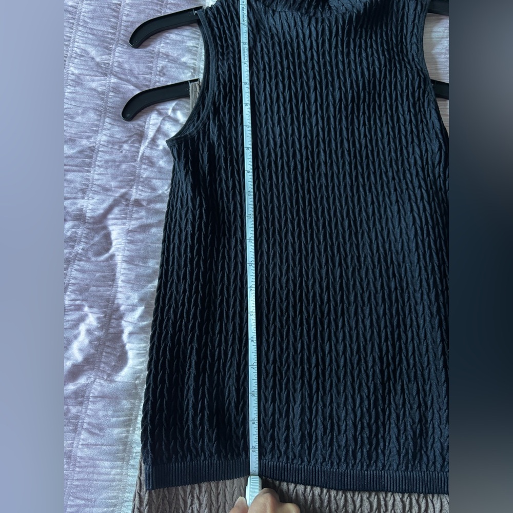 Sleeveless Mock Neck Ribbed Tops - Picture 6 of 9